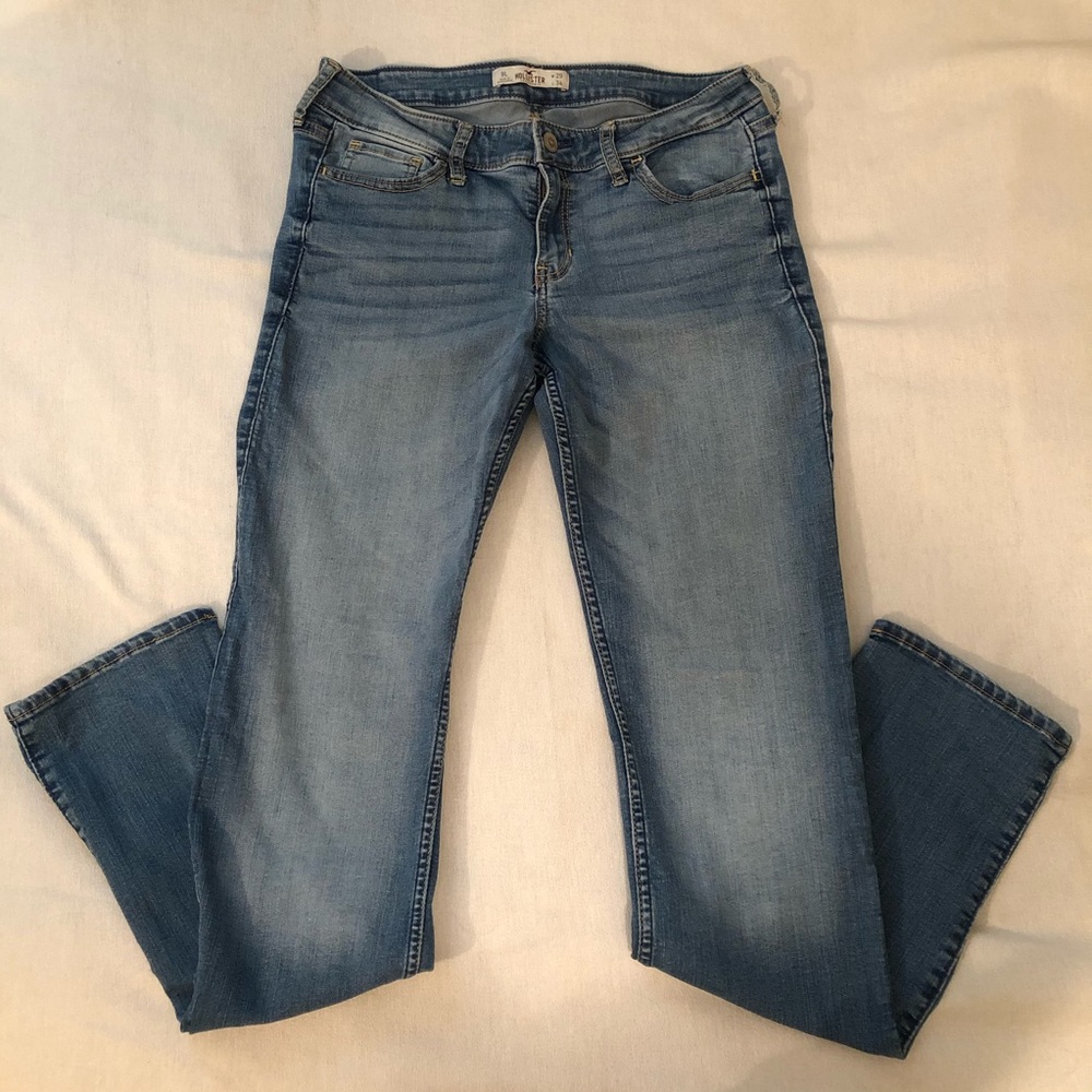 ✨Hollister Straight Leg Jeans!